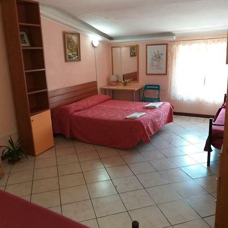 Roma Inn 2000 Luaran gambar